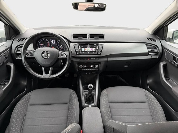 Skoda Fabia 5 of 8