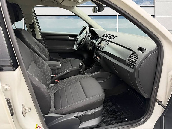 Skoda Fabia 12 of 14