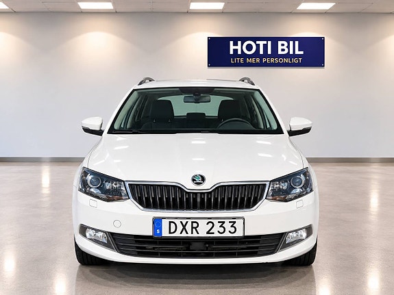 Skoda Fabia 2 of 8
