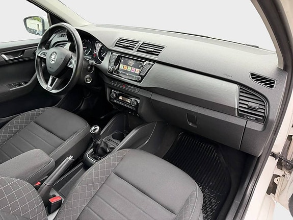Skoda Fabia 4 of 8