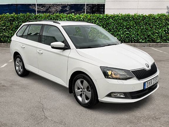 Skoda Fabia 2 of 5