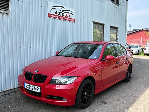 BMW 320i 2 of 5