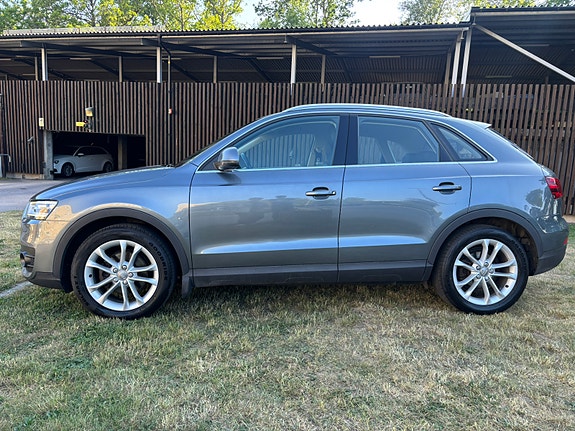 Audi Q3 2 of 5