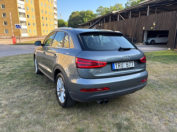Audi Q3 3 of 5