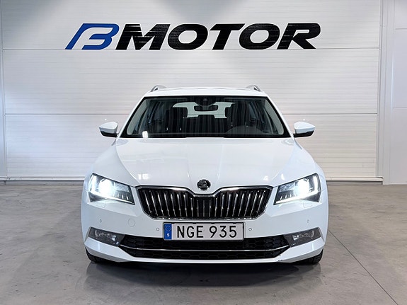 Skoda Superb 2 of 16