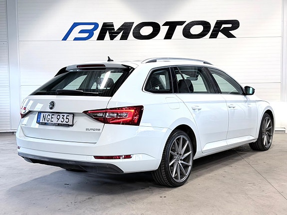 Skoda Superb 8 of 16
