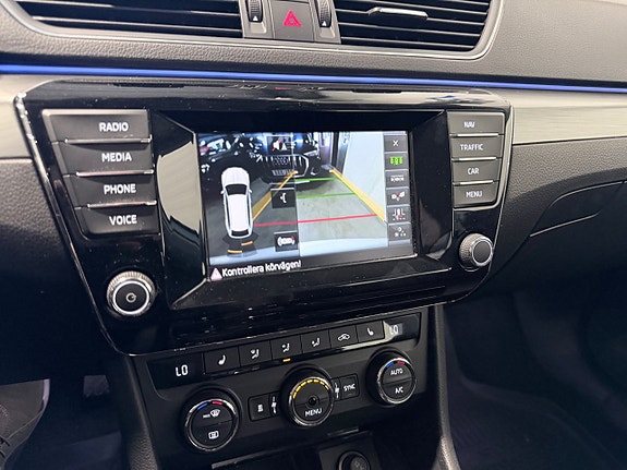 Skoda Superb 13 of 16