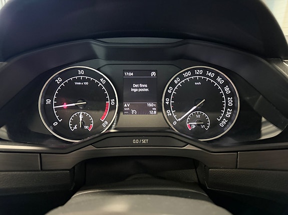 Skoda Superb 16 of 16