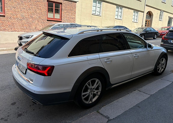 Audi A6 allroad 2 of 5