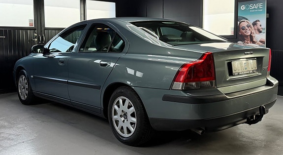 Volvo S60 3 of 5