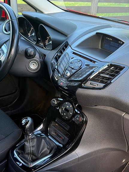 Ford Fiesta 5 of 5