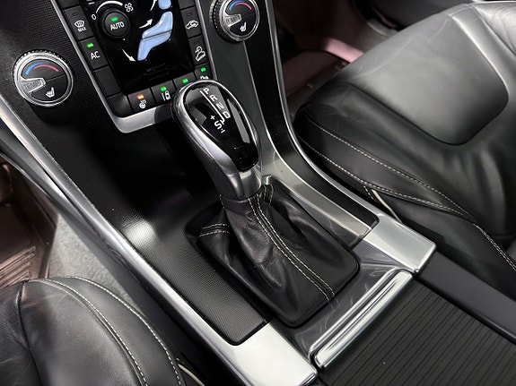 Volvo XC60 21 of 30