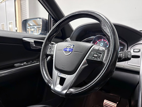 Volvo XC60 25 of 30