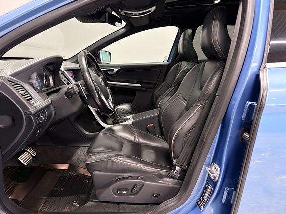 Volvo XC60 14 of 30
