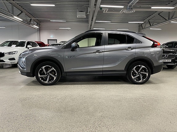 Mitsubishi Eclipse Cross 2 of 5