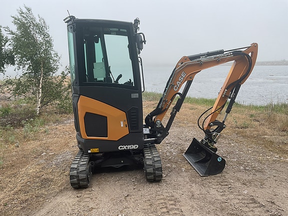 Case CX 19D 5 of 5