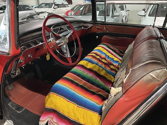 Buick Roadmaster 4 of 9