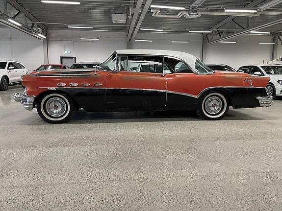 Buick Roadmaster 2 of 9