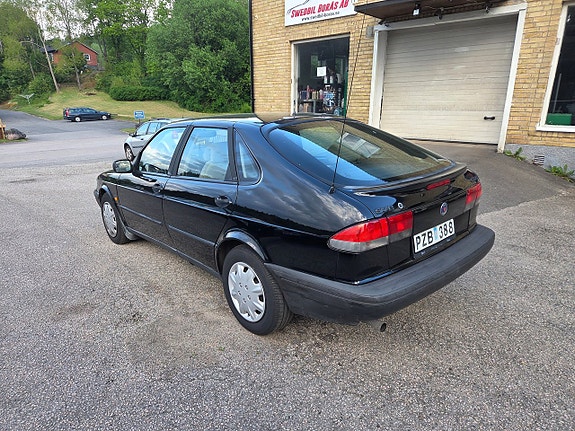 Saab 900 3 of 5