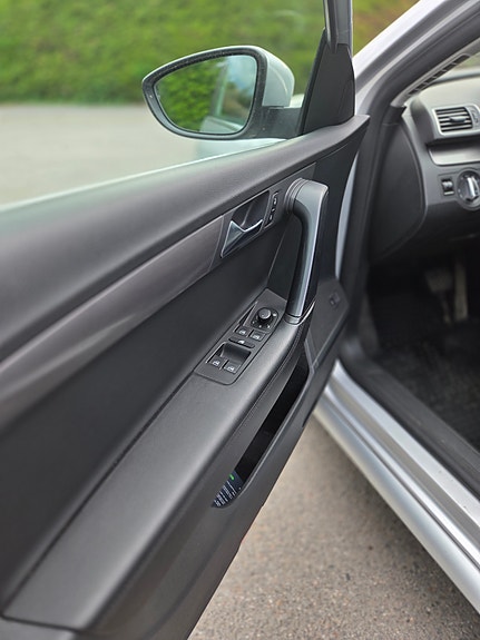 Volkswagen Passat 5 of 5