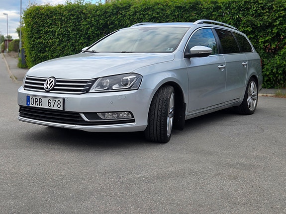 Volkswagen Passat 2 of 5