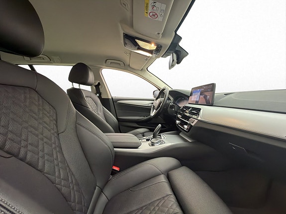 BMW 530e 10 of 30