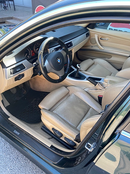 BMW 325Xi 3 of 5