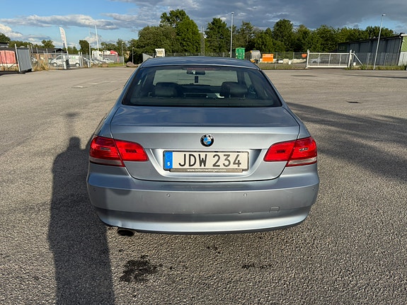 BMW 320d 4 of 5