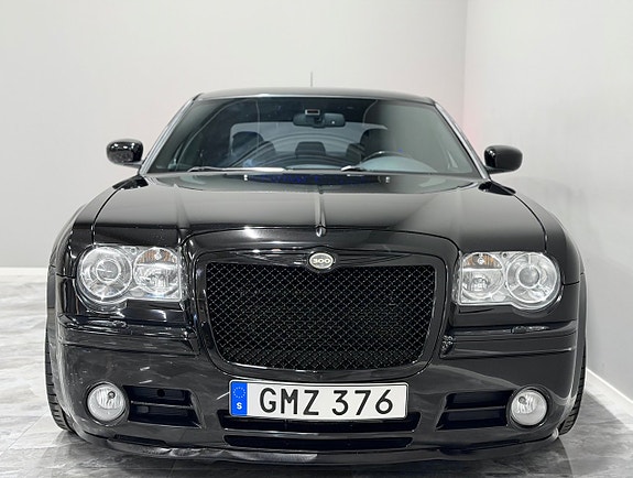 Chrysler 300C 3 of 5