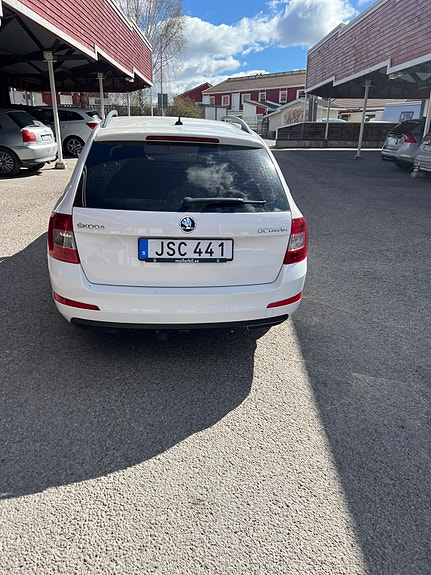 Skoda Octavia 3 of 5