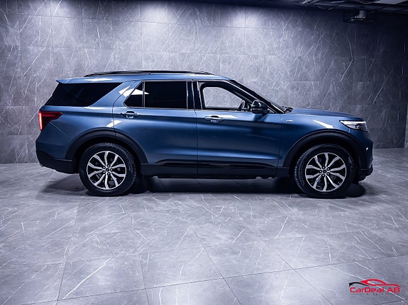 Ford Explorer 8 of 30