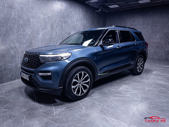Ford Explorer 3 of 5