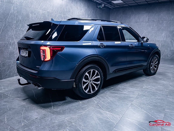 Ford Explorer 7 of 30