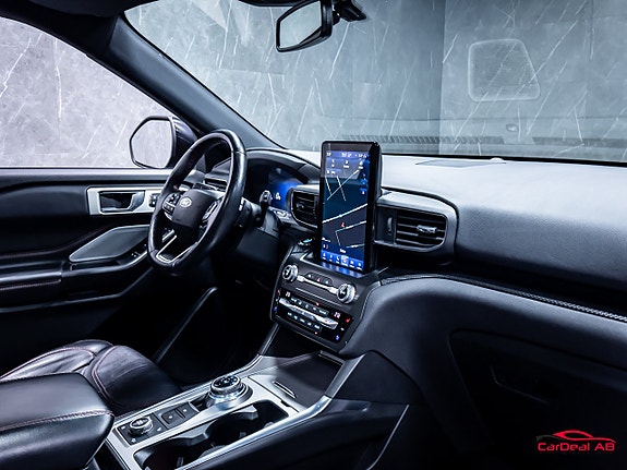 Ford Explorer 13 of 30