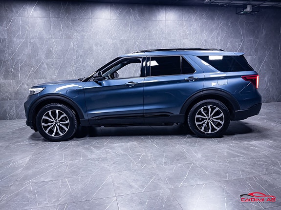 Ford Explorer 4 of 30