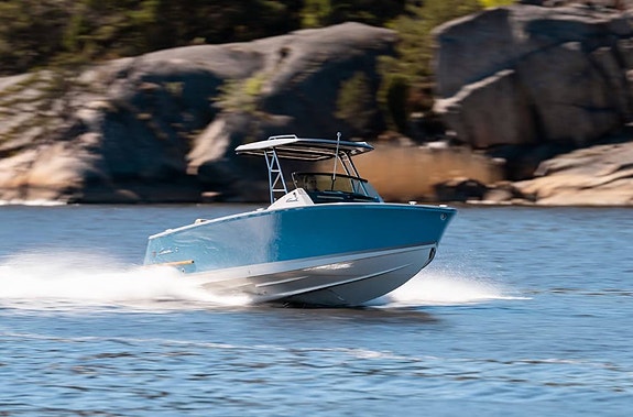 Cormate Super Utility 27 T-Top 4 of 12