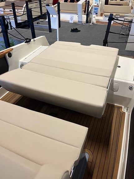 Cormate Super Utility 27 T-Top 3 of 10