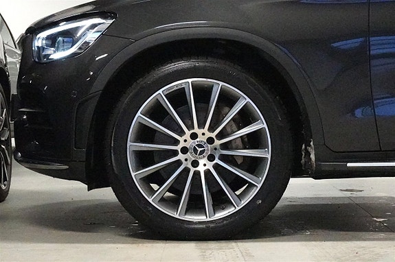 Mercedes-Benz GLC300 d 2 of 28