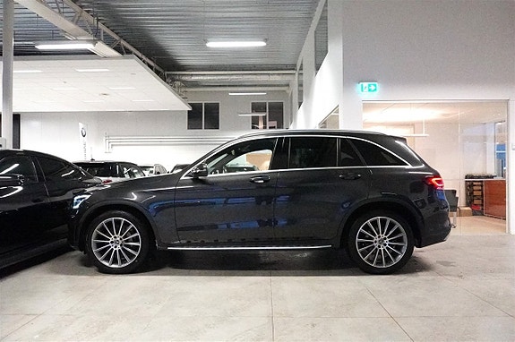 Mercedes-Benz GLC300 d 3 of 28