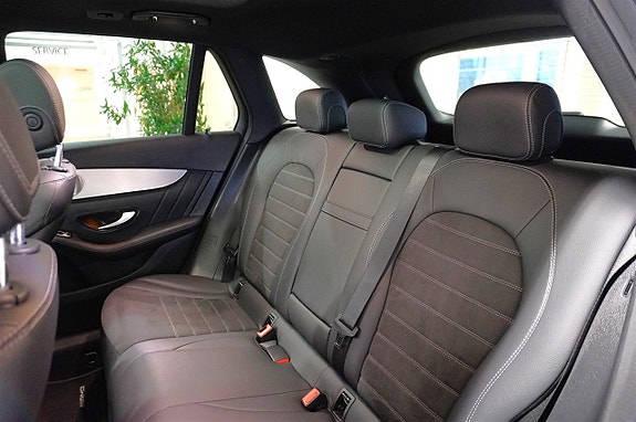 Mercedes-Benz GLC300 d 24 of 28