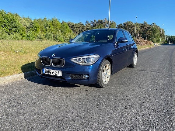 BMW 118i 4 of 5