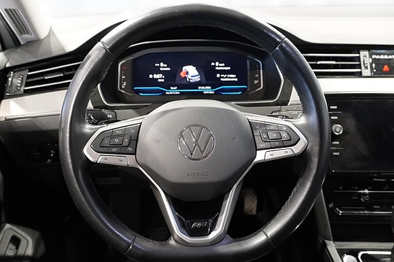 Volkswagen Passat 17 of 21
