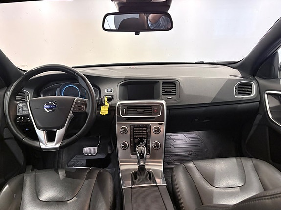 Volvo V60 Cross Country 11 of 15