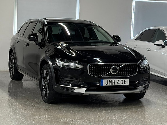 Volvo V90 Cross Country 4 of 5