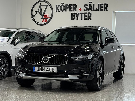 Volvo V90 Cross Country 2 of 5