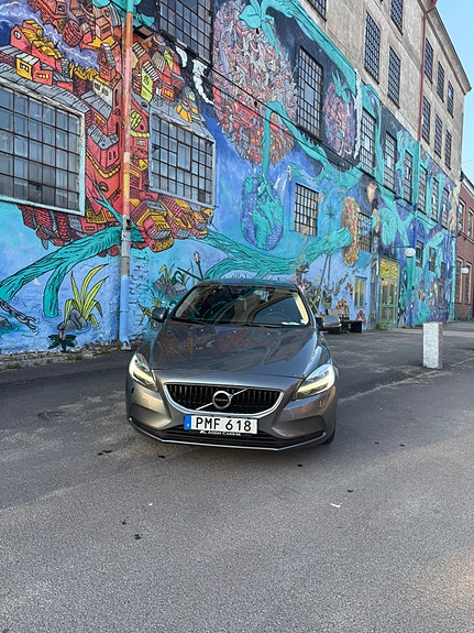 Volvo V40 3 of 5