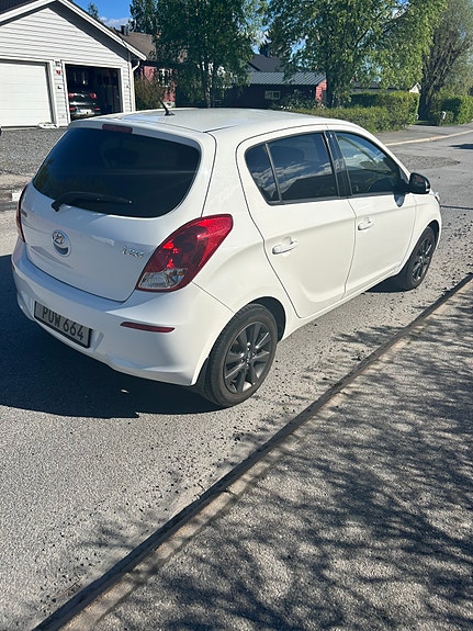 Hyundai i20 3 of 4