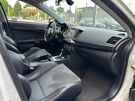 Mitsubishi Lancer 15 of 23