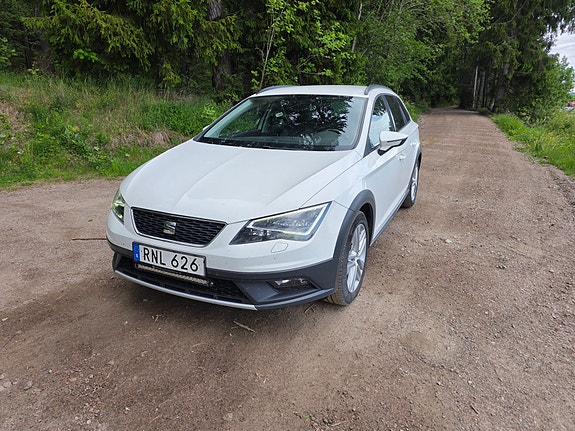 Seat Leon 2 of 5