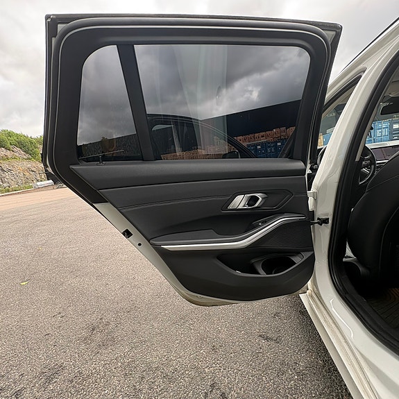 BMW 320d 21 of 30